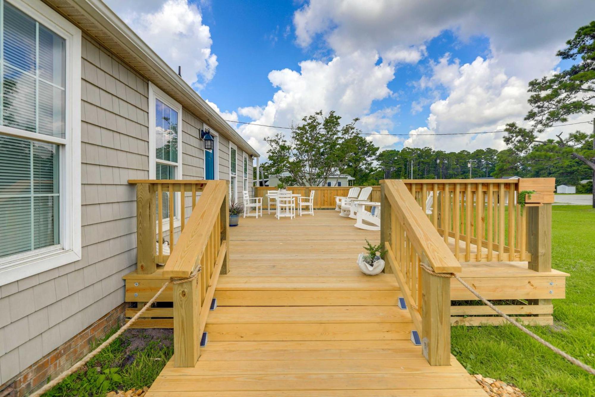 The Willowberry House With Deck And Grill! Harkers Island Bagian luar foto